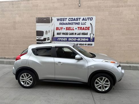 Used 2014 Nissan Juke S FWD image 3