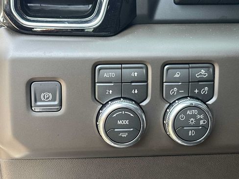 Certified 2026 GMC Sierra 1500 Denali w/ Denali Reserve Package AWD/4WD image 18