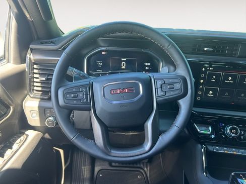 Used 2025 GMC Sierra 1500 AT4 w/ AT4 Premium Package AWD/4WD image 14