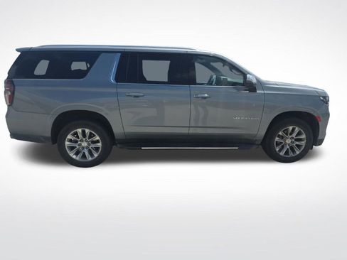 Used 2023 Chevrolet Suburban Premier AWD/4WD image 7