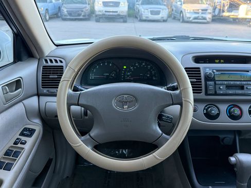 Used 2002 Toyota Camry LE image 18