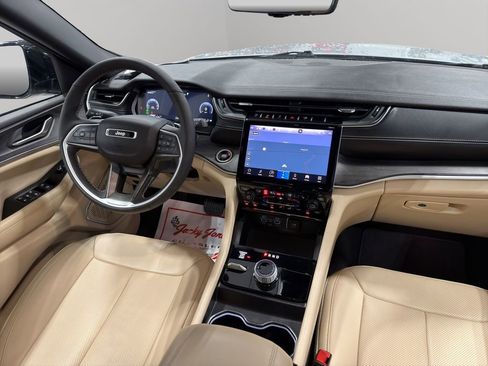 Used 2024 Jeep Grand Cherokee L Limited w/ Luxury Tech Group II image 19