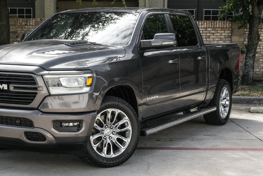 Used 2023 RAM 1500 Laramie AWD/4WD image 13