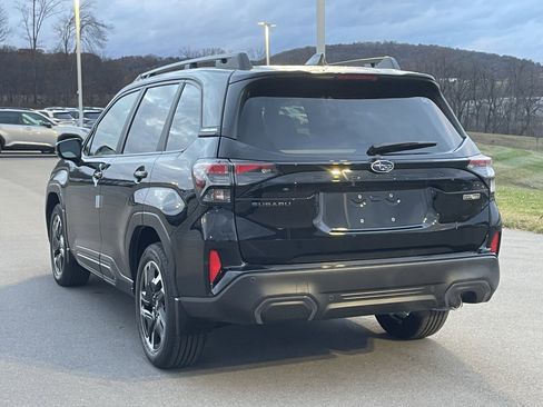 Certified 2025 Subaru Forester Touring AWD/4WD image 4