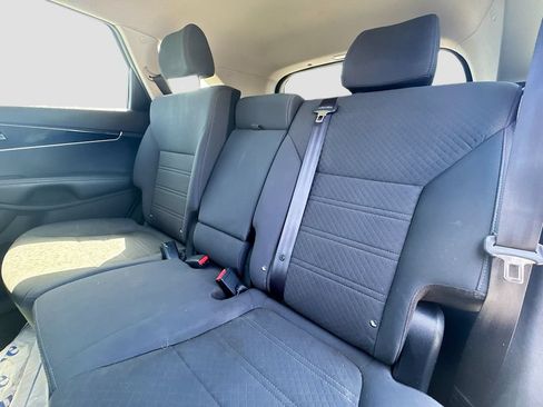 Used 2017 Kia Sorento AWD image 22
