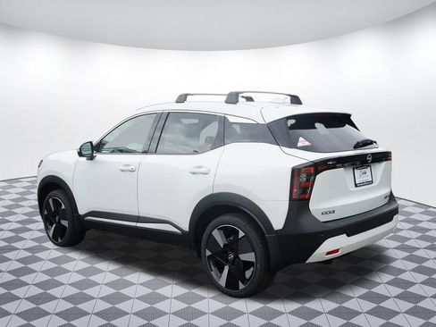 Used 2025 Nissan Kicks SR AWD/4WD image 5