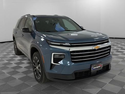 Certified 2025 Chevrolet Traverse LT w/ Sun and Wheel Package AWD/4WD image 7