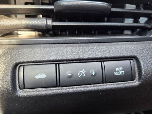 Used 2024 Nissan Altima 2.5 SV FWD image 28