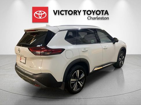 Used 2023 Nissan Rogue SL w/ SL Premium Package image 6