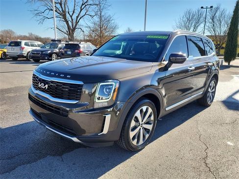 Certified 2022 Kia Telluride S image 8