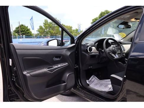 Used 2021 Nissan Versa SV image 17