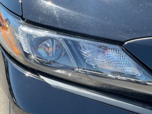 Used 2023 Toyota Camry SE FWD image 11