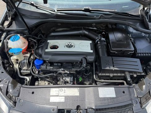Used 2013 Volkswagen Golf 4-Door FWD image 15