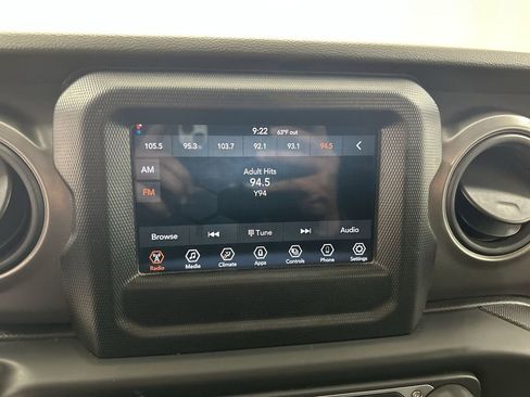 Used 2022 Jeep Gladiator Sport image 14