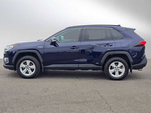 Used 2021 Toyota RAV4 XLE w/ Convenience Package AWD/4WD image 7