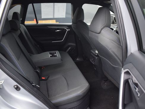 Used 2022 Toyota RAV4 SE AWD/4WD image 11