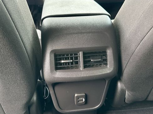 Used 2024 Chevrolet Equinox LT image 23