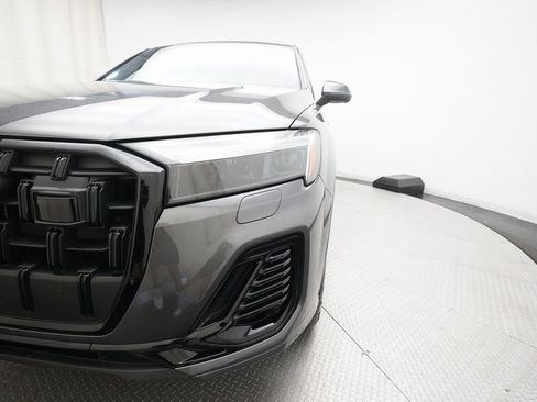 Used 2025 Audi Q7 2.0T Premium Plus w/ Premium Plus Package image 3