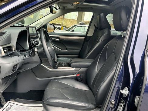 Used 2023 Toyota Highlander Limited image 15