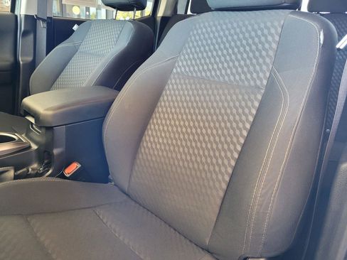 Used 2022 Toyota Tacoma SR5 w/ Trail Edition image 22