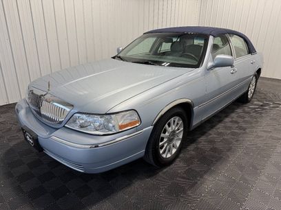 Used 2006 Lincoln Town Car Signature