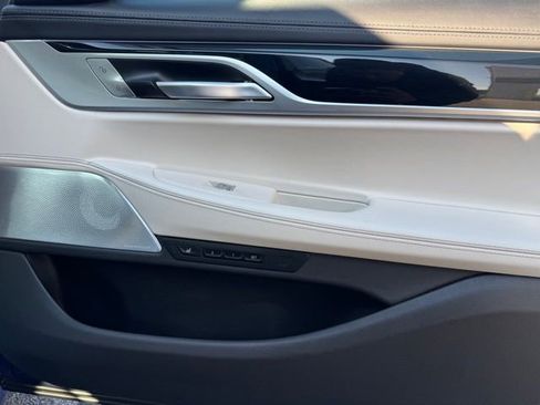 Used 2022 BMW ALPINA B7 xDrive w/ Luxury Rear Seating Package image 24