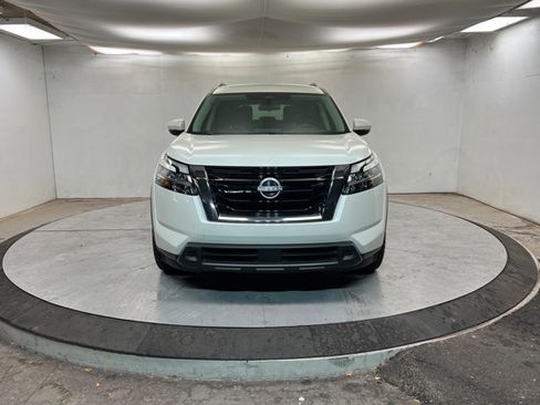 Used 2022 Nissan Pathfinder SV image 8