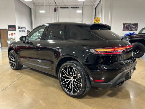 Used 2025 Porsche Macan image 6