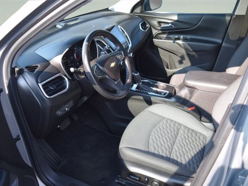 Used 2018 Chevrolet Equinox LT w/ Sun & Infotainment Package AWD/4WD image 10