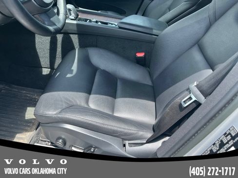 Certified 2023 Volvo XC60 B5 Plus w/ Climate Package AWD/4WD image 10