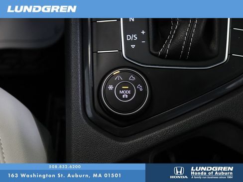 Used 2021 Volkswagen Tiguan SE AWD/4WD image 26