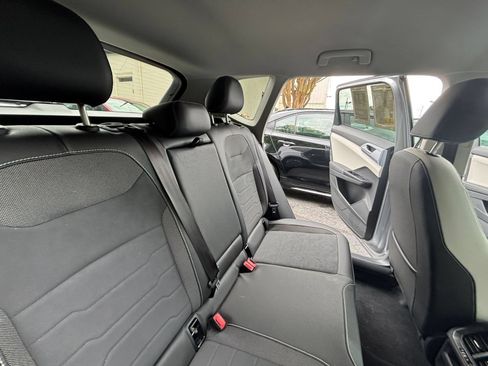 Used 2026 Volkswagen Taos SE FWD image 21