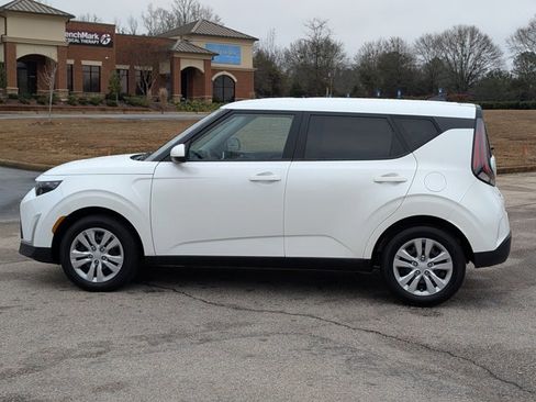 Used 2024 Kia Soul LX image 12