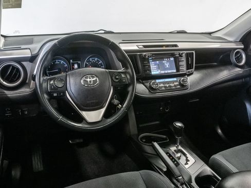 Used 2018 Toyota RAV4 XLE AWD/4WD image 7