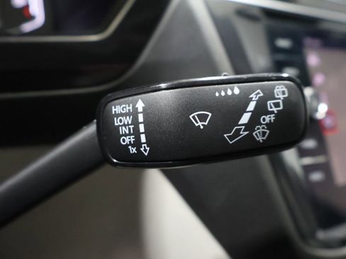 Used 2022 Volkswagen Tiguan SEL R-Line image 41