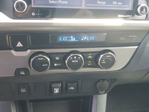 Used 2021 Toyota Tacoma SR5 RWD image 27