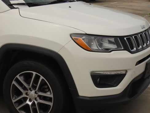Used 2018 Jeep Compass Latitude w/ Popular Equipment Group FWD image 6