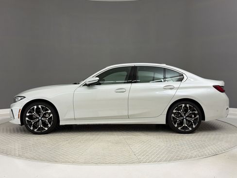 Used 2026 BMW 330i Sedan w/ Premium Package RWD image 2