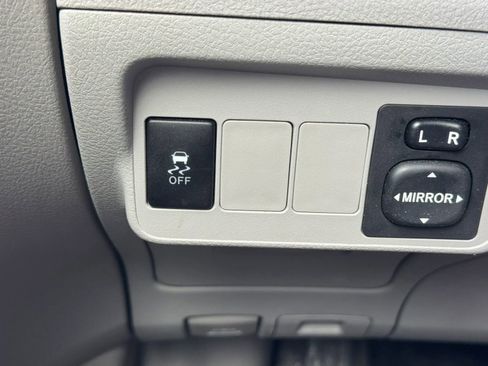 Used 2012 Toyota Corolla LE FWD image 32