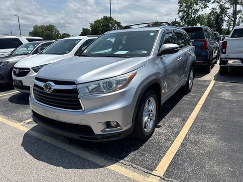 Used 2014 Toyota Highlander Limited Platinum AWD/4WD image 2