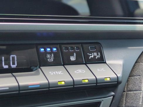Used 2025 Toyota Camry XLE w/ Premium Plus Package FWD image 23