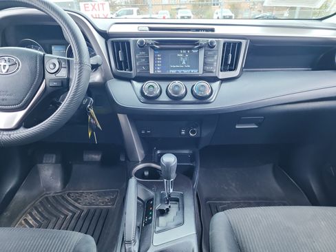 Used 2018 Toyota RAV4 LE image 22