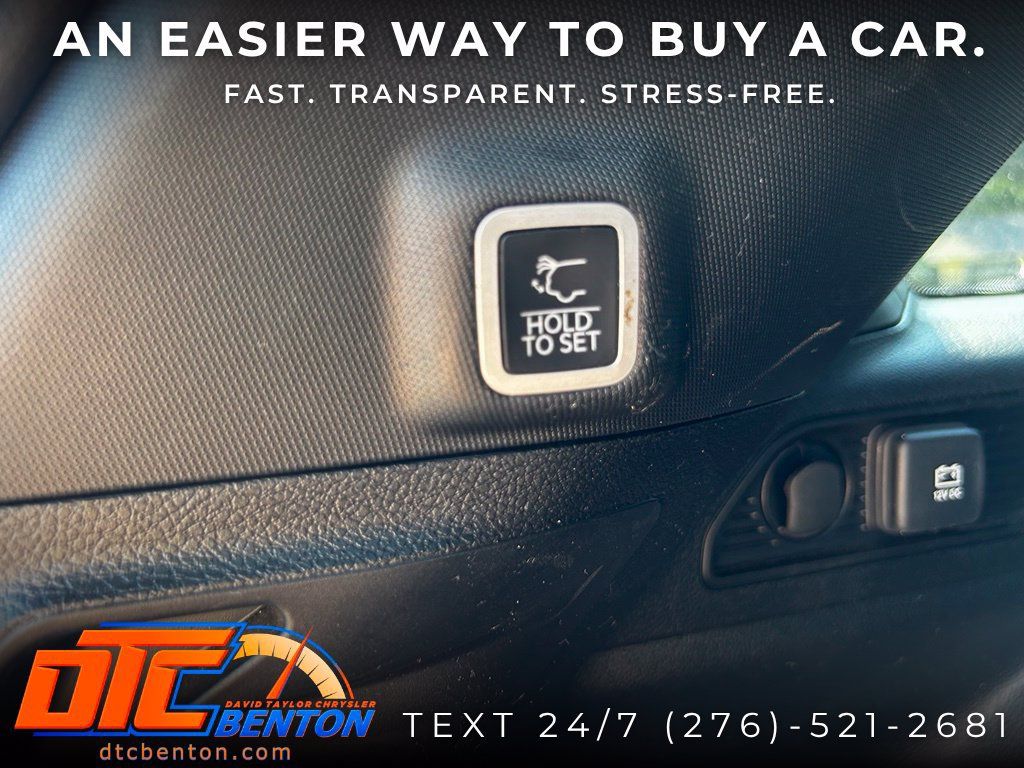 Used 2025 Jeep Grand Cherokee Altitude AWD/4WD image 27