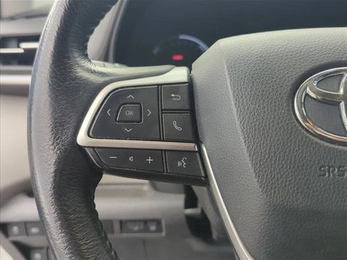 Certified 2021 Toyota Sienna XLE FWD image 13