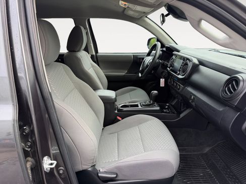 Used 2022 Toyota Tacoma SR AWD/4WD image 15