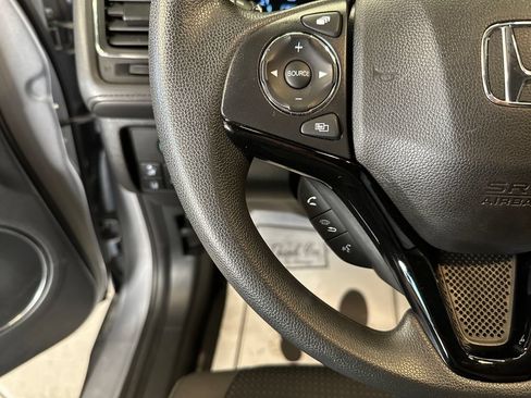 Used 2022 Honda HR-V EX image 11