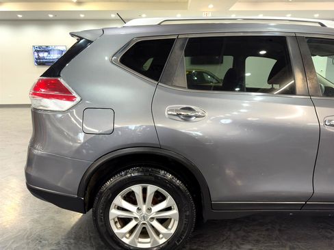 Used 2016 Nissan Rogue SV image 12