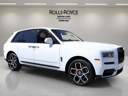 Used 2023 Rolls-Royce Cullinan Black Badge w/ Dark Exterior Package image 7
