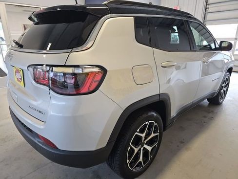 New 2025 Jeep Compass Limited image 4