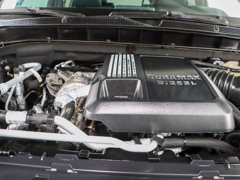 Used 2021 Chevrolet Suburban RST w/ Luxury Package AWD/4WD image 36